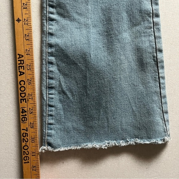 Levis 726 High rise Flare Jeans Light Wash Size 26 - Picture 9 of 9